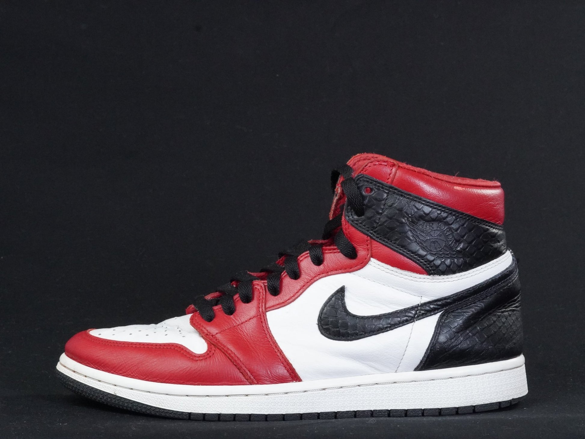 Használt Jordan 1 High Satin Red Snake - Steals.hu Buy Sell Trade Sneakers